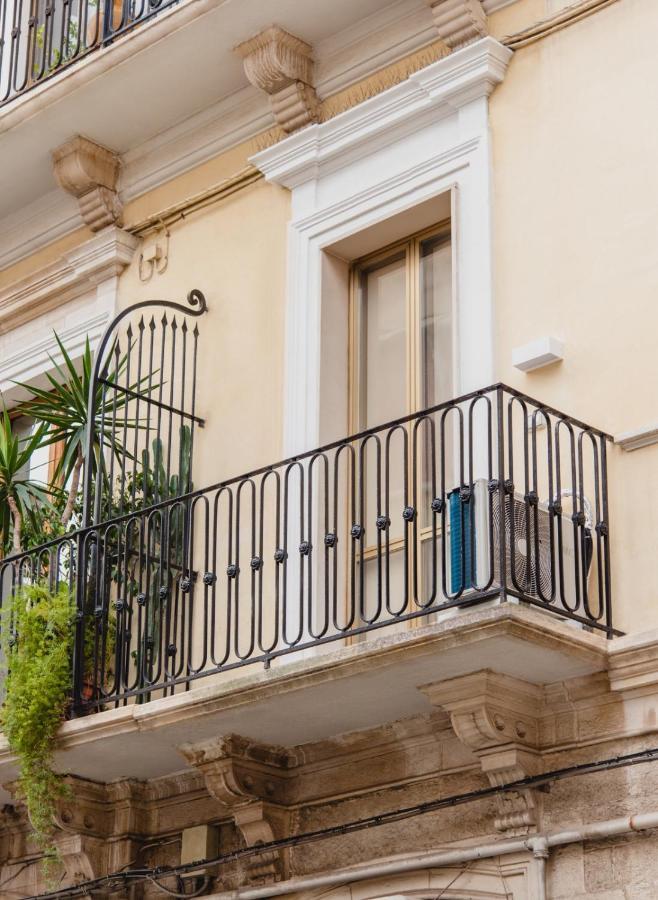 ホテル Palazzo Le Travi バーリ エクステリア 写真